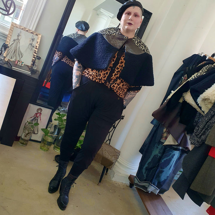 Agnes Wool Cape Black.
