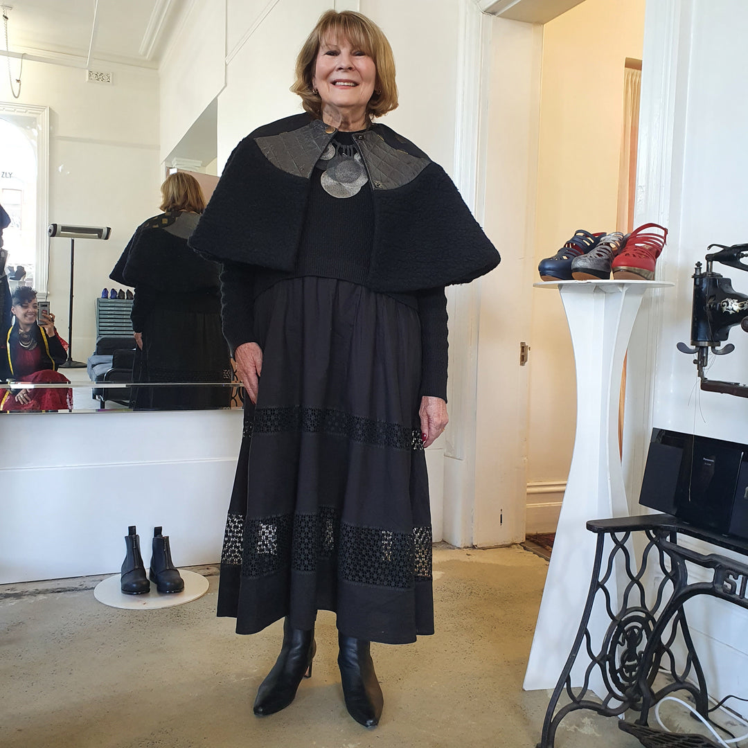 Agnes Wool Cape Black.