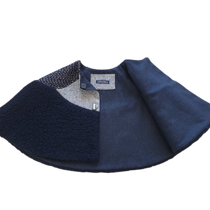 Agnes Wool Cape Black.